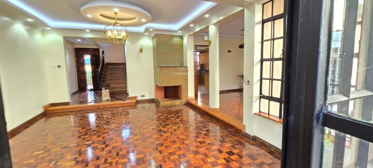 5 Bed Townhouse with En Suite in Lavington - 6