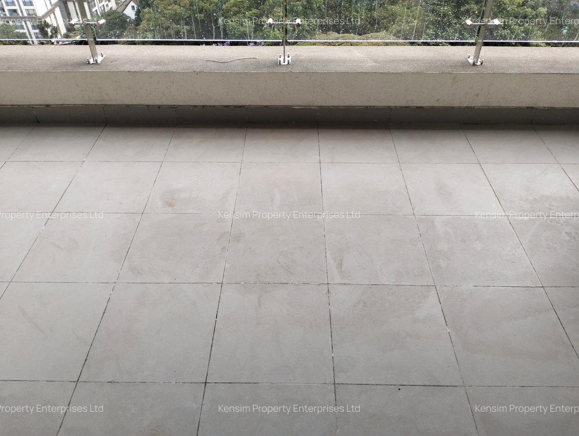 3 Bed Apartment with En Suite in Riverside - 6