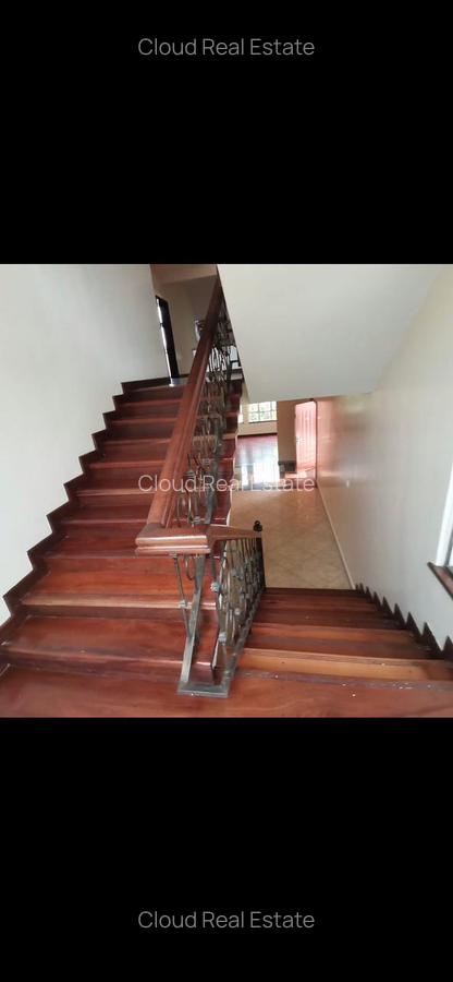 5 Bed Villa with En Suite in Lavington - 8