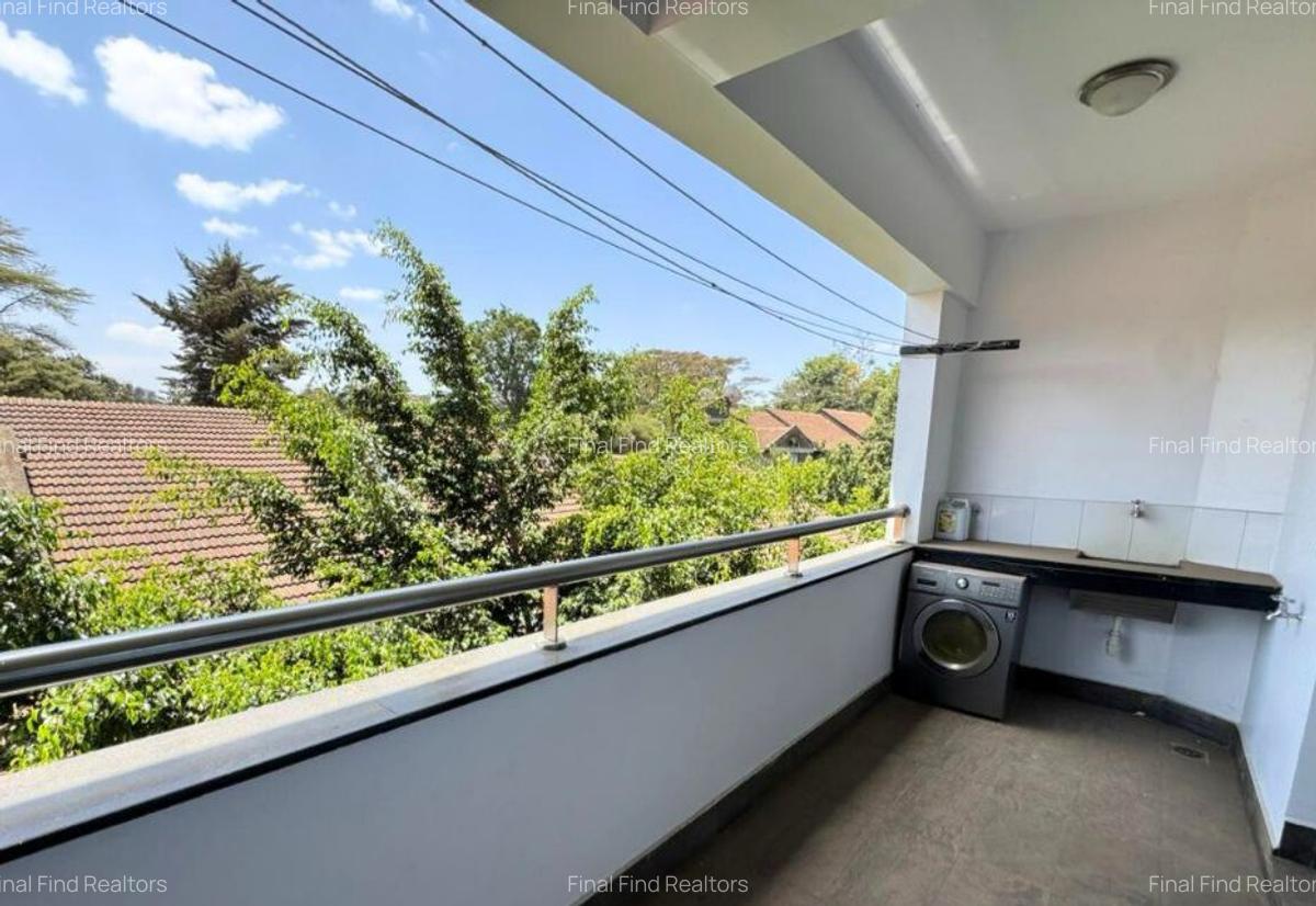 3 Bed Apartment with En Suite in Riverside - 6