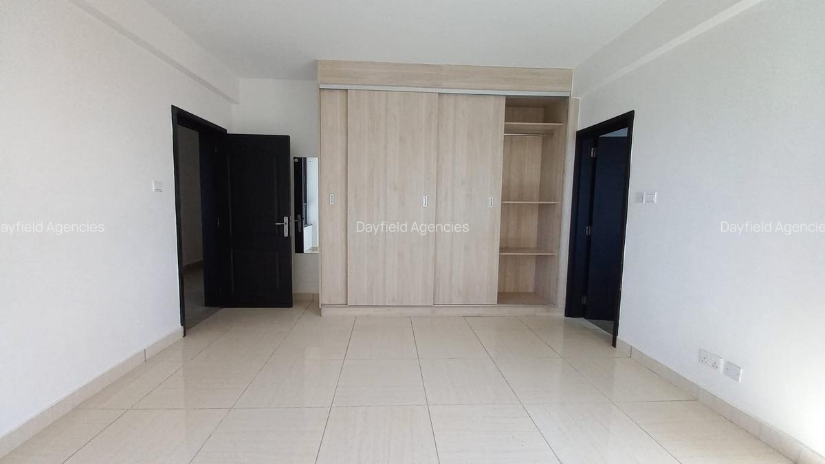 4 Bed Apartment with En Suite in General Mathenge - 9