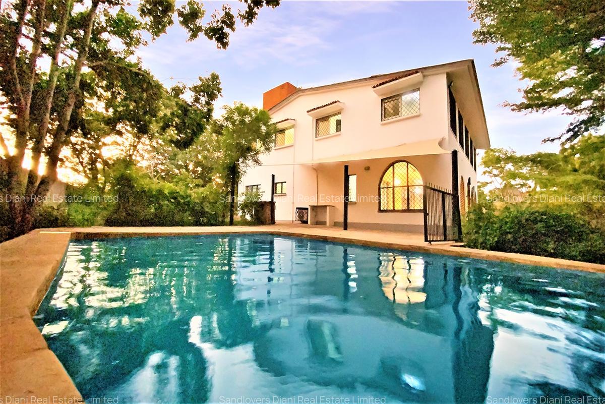 5 Bed Villa with Swimming Pool in Diani - 2