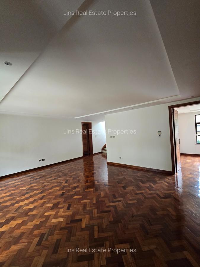 5 Bed Townhouse with En Suite in Lavington - 15