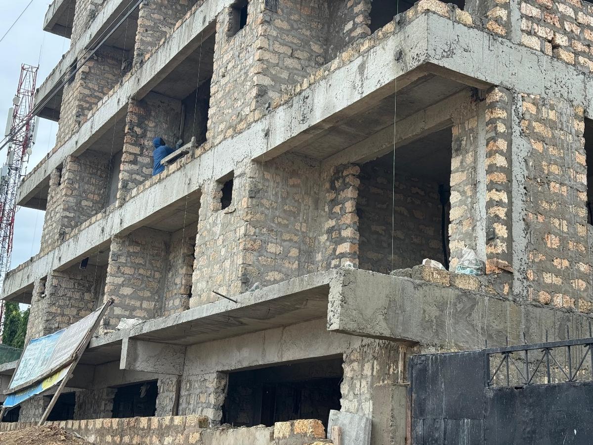3 Bed Apartment with En Suite at As128 - 5