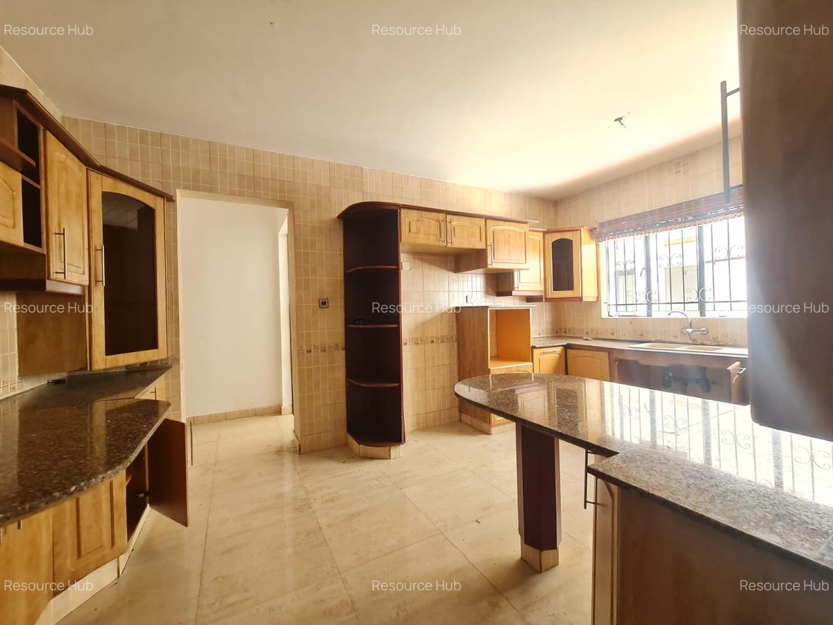 4 Bed Townhouse with En Suite at Off Brooke Side Drive - 5