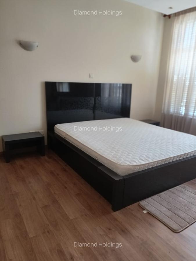 Serviced 4 Bed Apartment with En Suite at Parklands - 5