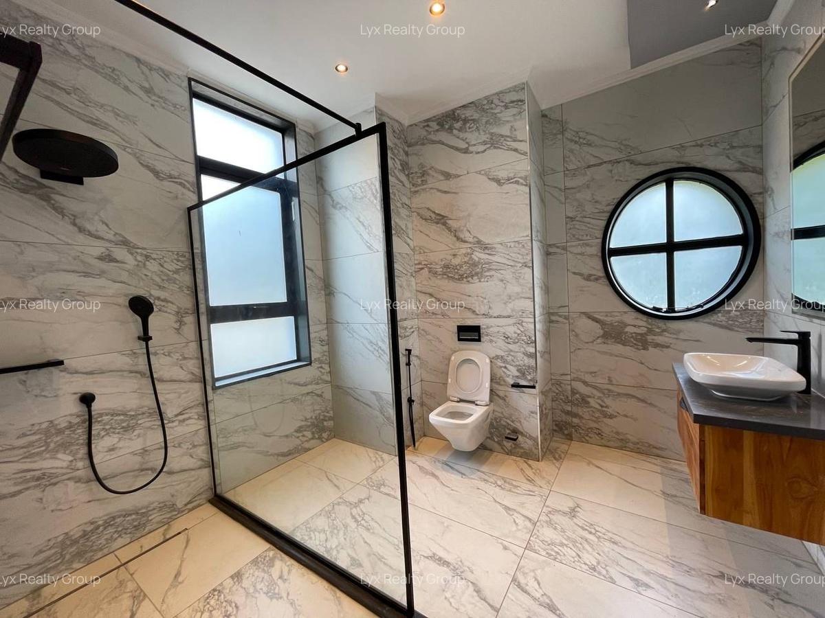 5 Bed Villa with En Suite in Loresho - 6