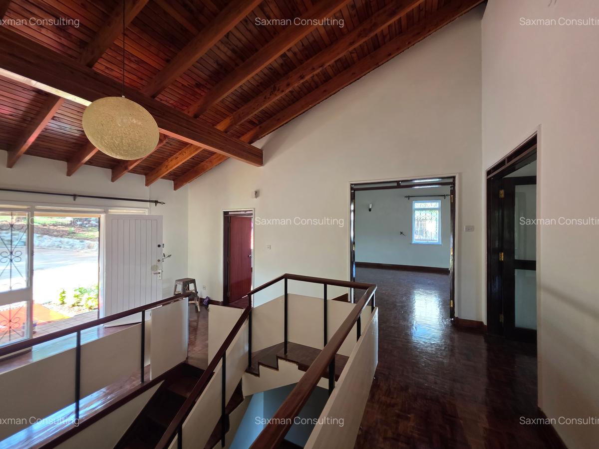 4 Bed House with En Suite in Runda - 8