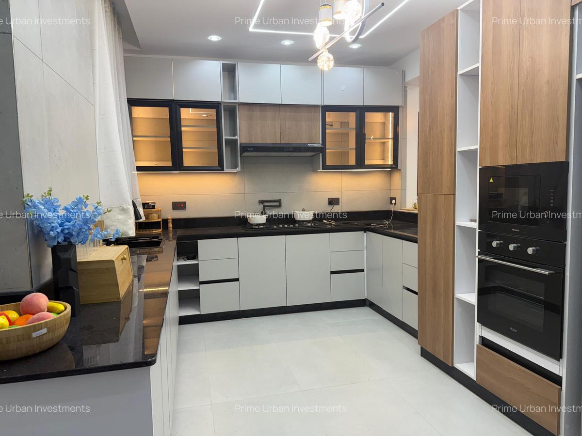 Serviced 2 Bed Apartment with En Suite in Tudor - 2