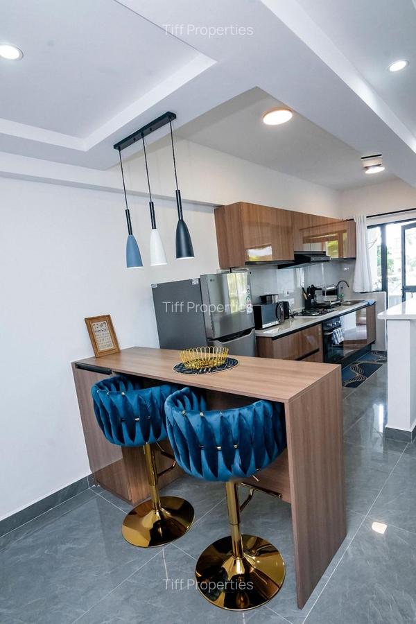 2 Bed Apartment in Riverside - 4