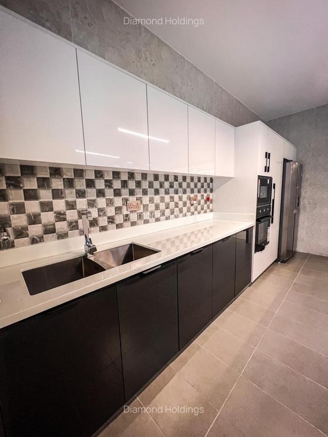 3 Bed Apartment with En Suite in Riverside - 16