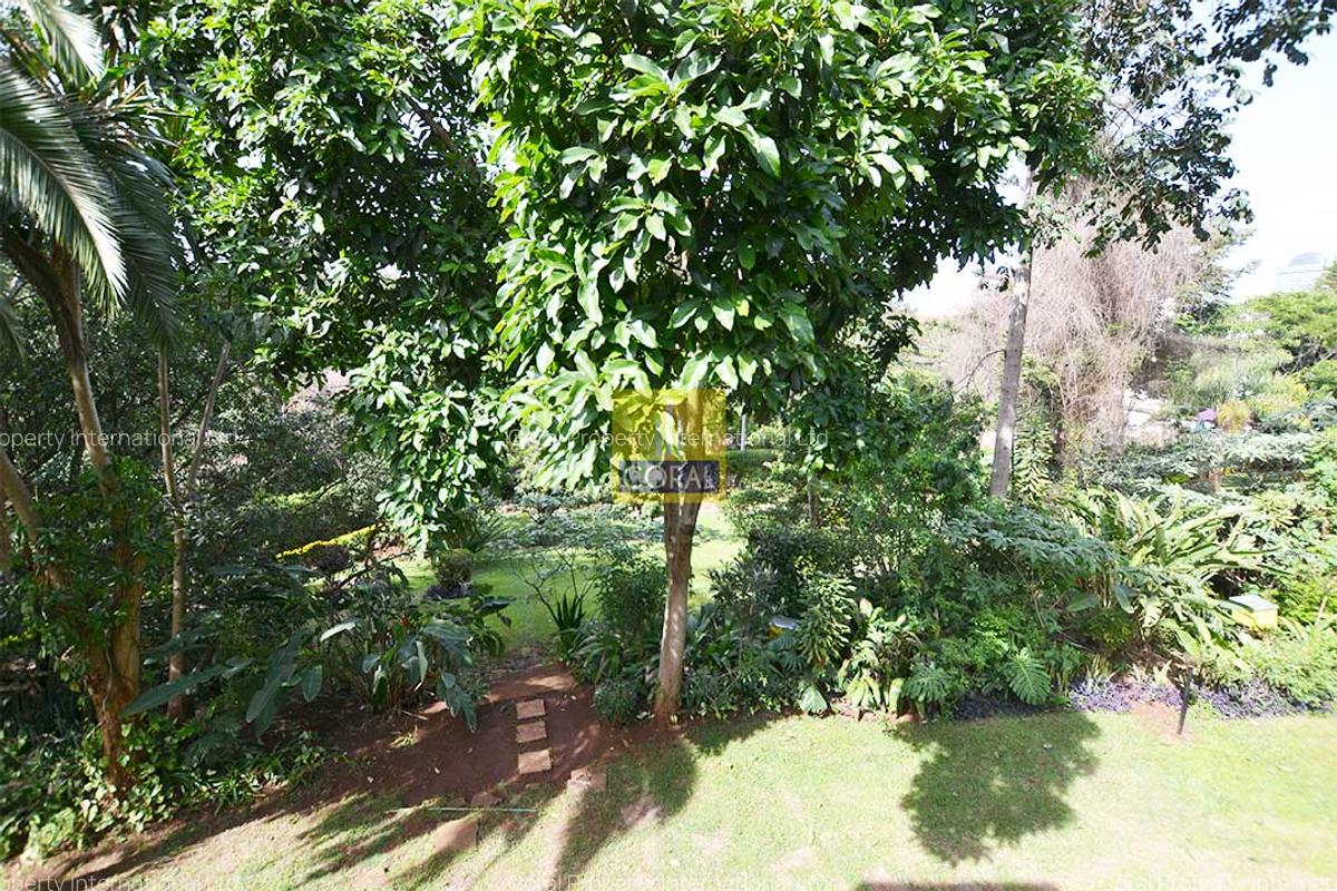 5 Bed House in Riverside - 17