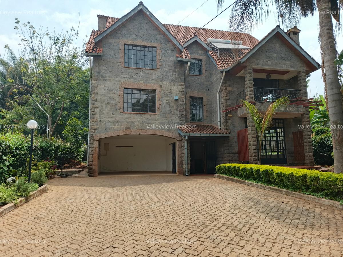 5 Bed Townhouse with En Suite at Lavington - 9