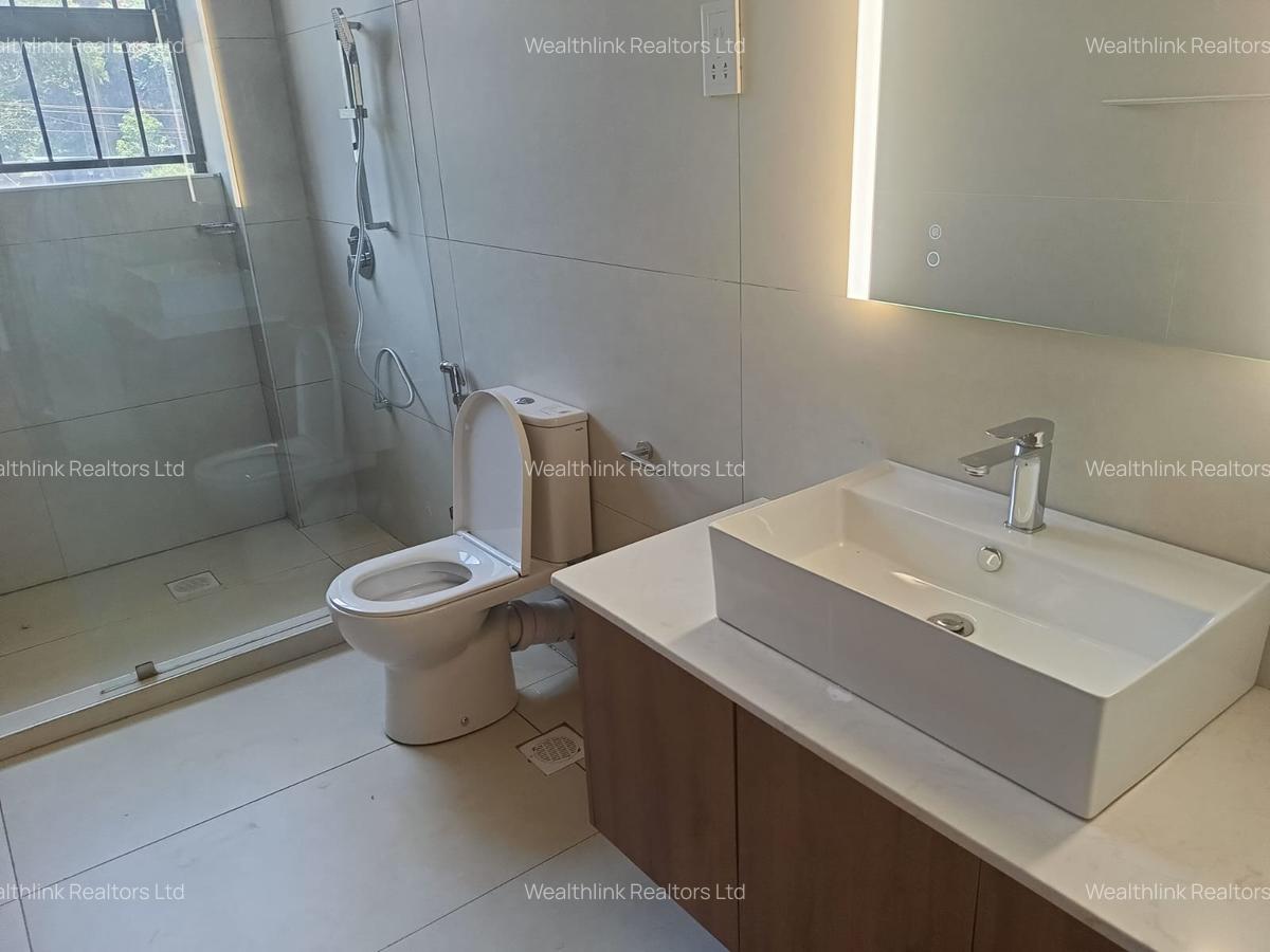 6 Bed Townhouse with En Suite at Loresho - 17