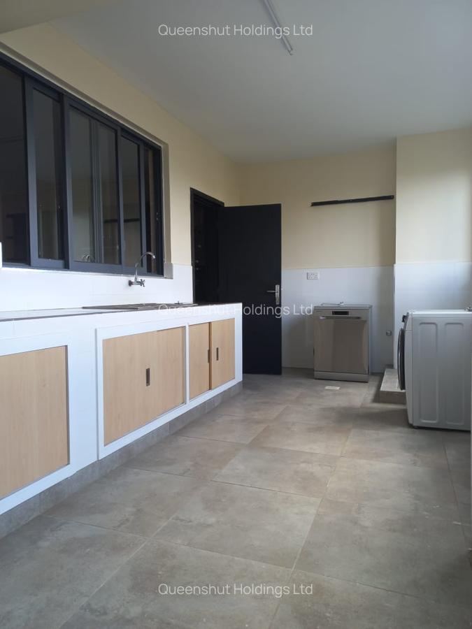 4 Bed Apartment with En Suite in Westlands Area - 13