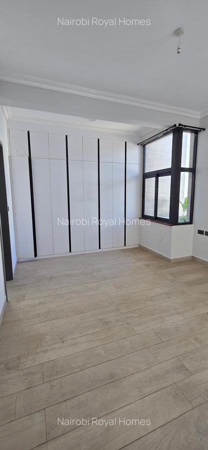 5 Bed Townhouse with En Suite at Lavington Green - 14