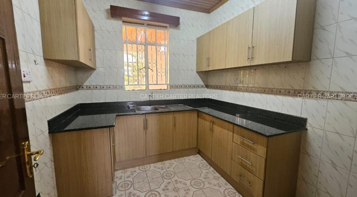 3 Bed House with En Suite in Runda - 3