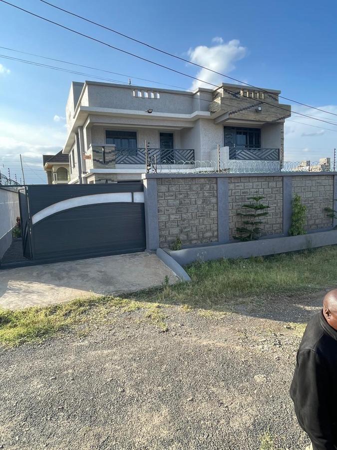 5 Bed House with En Suite in Kamakis - 1