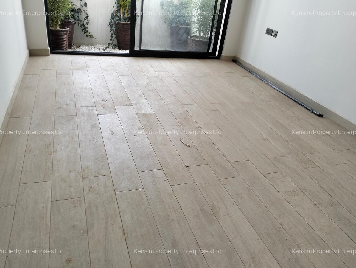 5 Bed Townhouse with En Suite in Lavington - 5