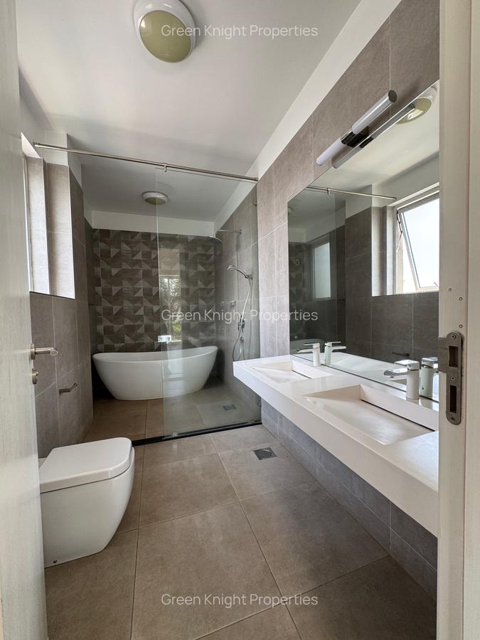 4 Bed Townhouse with En Suite in Lavington - 9