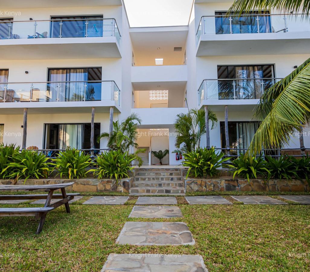 Serviced 2 Bed Apartment with Swimming Pool at Kanamai Beach - 9