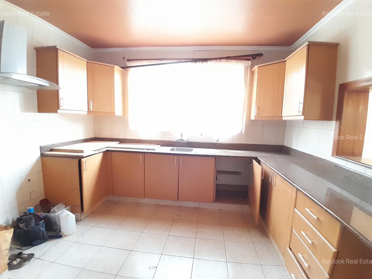 4 Bed Townhouse with En Suite at Lavington Green - 4