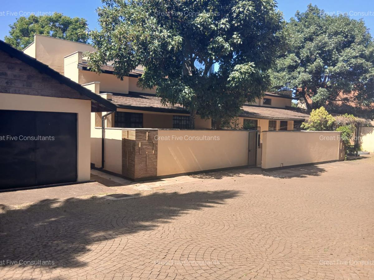 4 Bed Villa with En Suite in Runda - 1