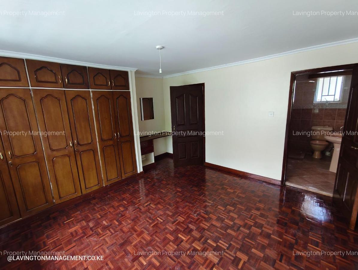 4 Bed Townhouse with En Suite at Lavington Green - 15