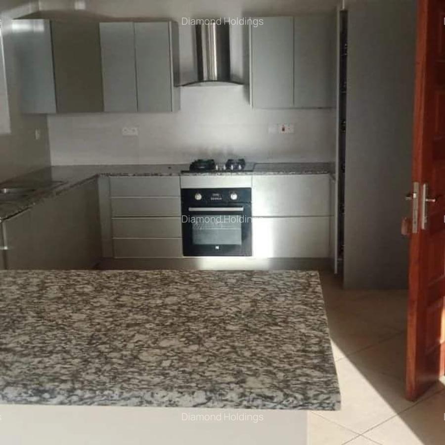 4 Bed Apartment with En Suite at Parklands - 5