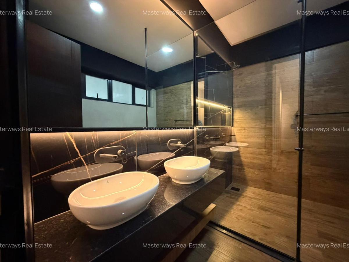 5 Bed Apartment with En Suite at Peponi Road - 15