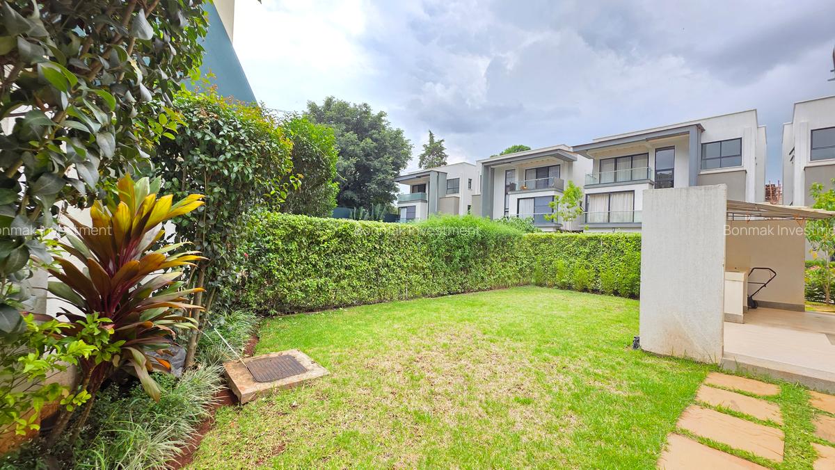 4 Bed Townhouse with En Suite at Lavington Green - 19