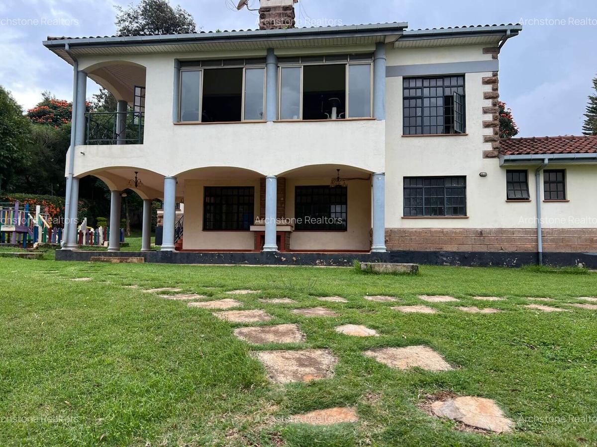 4 Bed Townhouse with En Suite in Rosslyn - 1