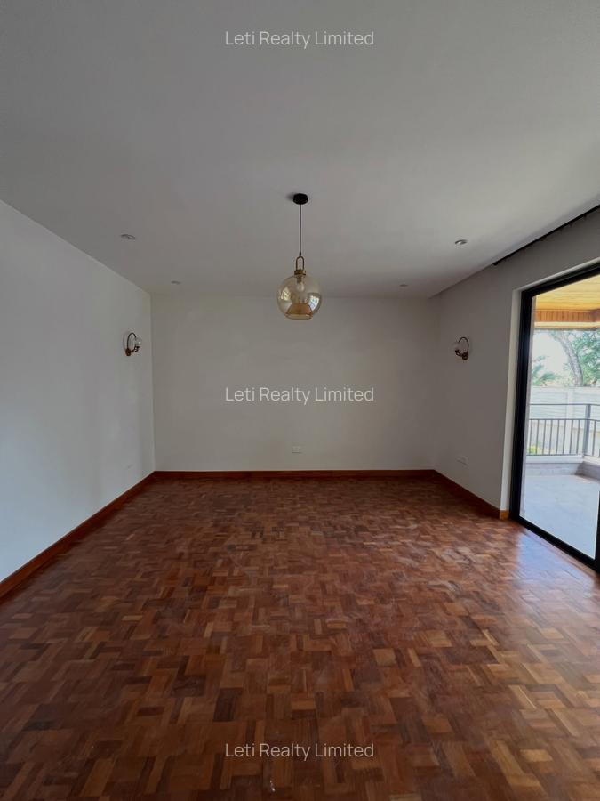 5 Bed Townhouse with En Suite in Lavington - 6