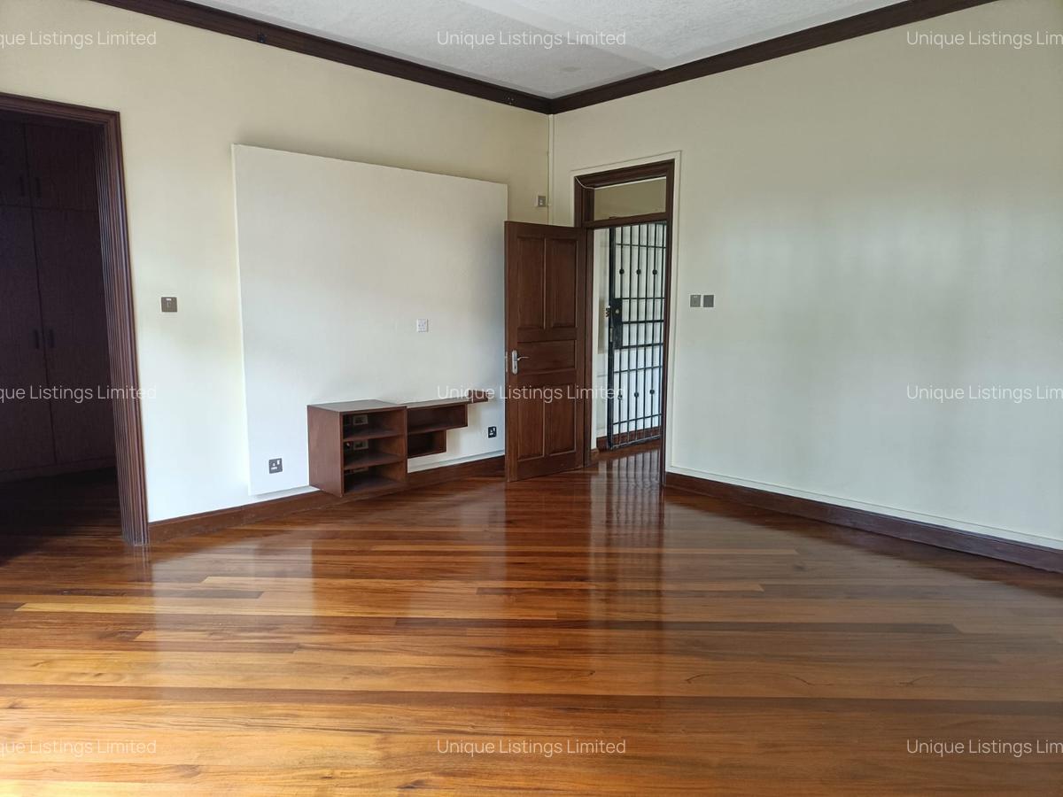 2 Bed Villa with En Suite in Hill View - 7