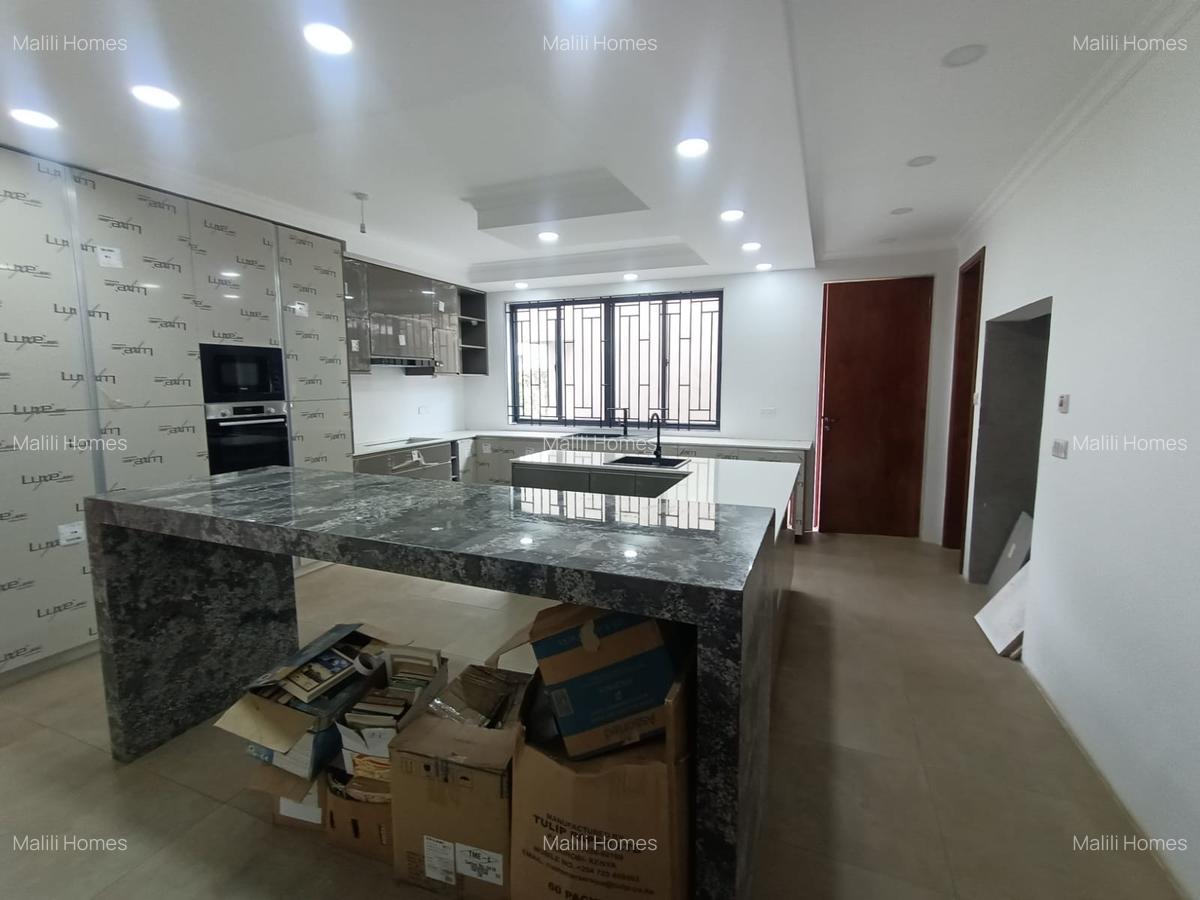 5 Bed Townhouse in Lavington - 4