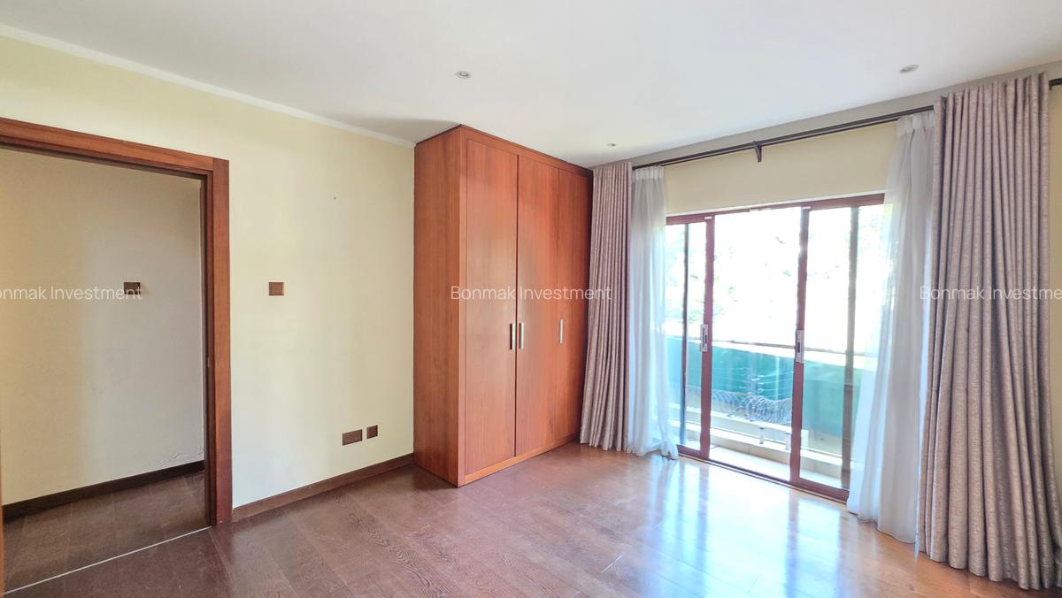 5 Bed Townhouse with En Suite at Karbaserian Avenue - 14