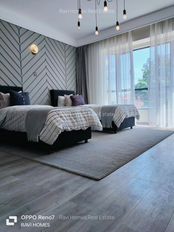 3 Bed Apartment with En Suite in Brookside - 11