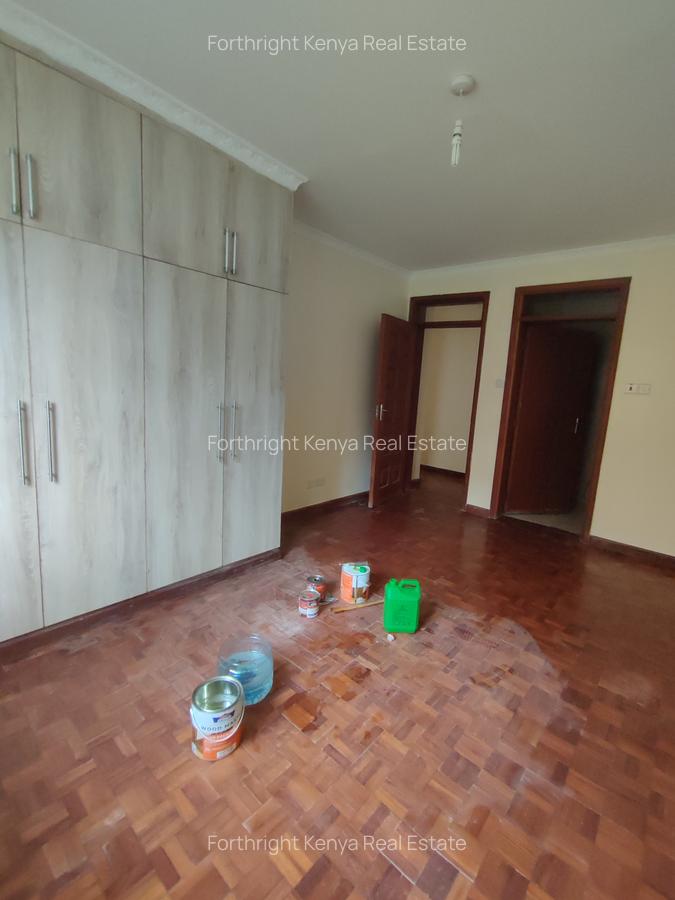 5 Bed House with En Suite at Hardy - 3