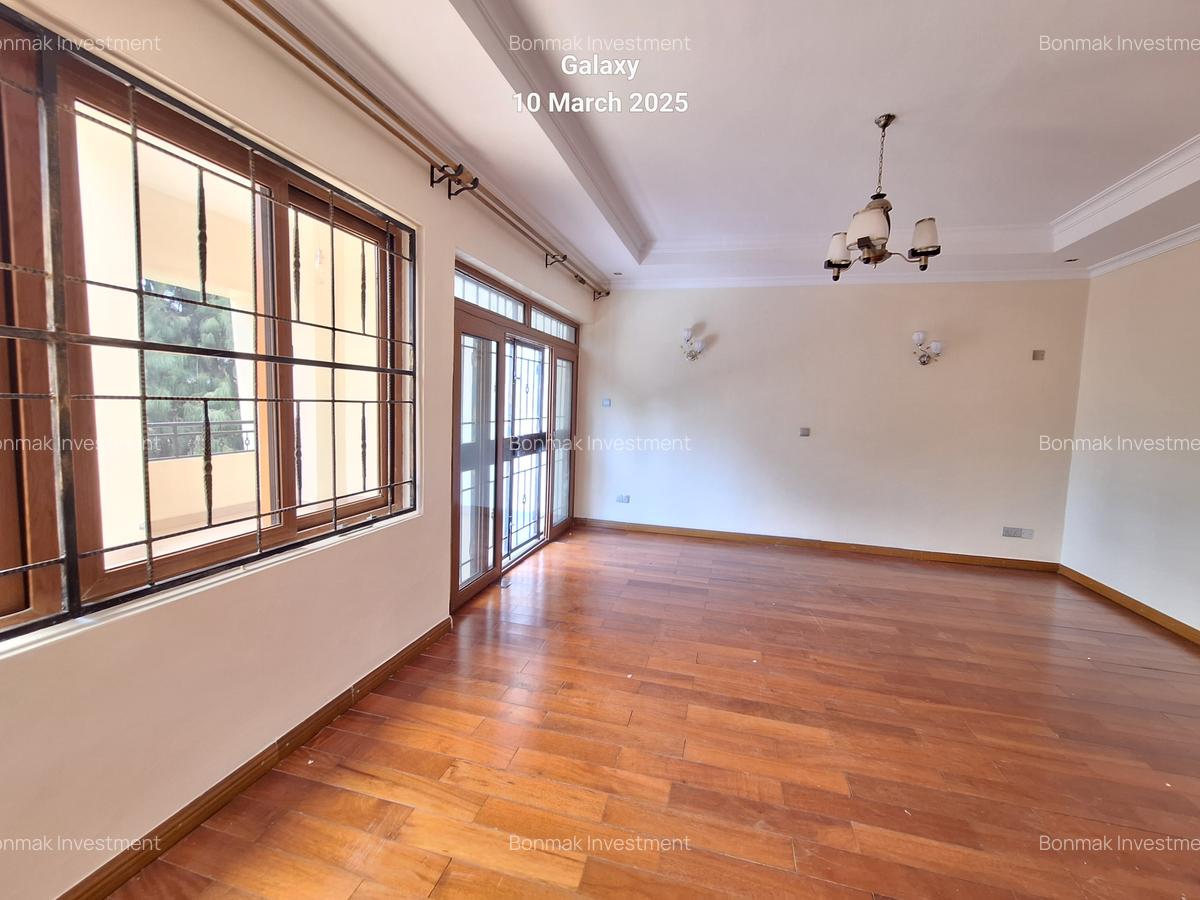 5 Bed Townhouse with En Suite at Lavington Green - 13