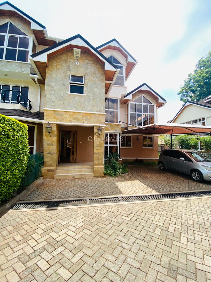 5 Bed Villa with En Suite in Lavington - 1