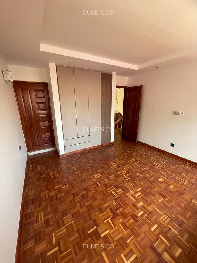 4 Bed Townhouse with En Suite in Westlands Area - 13