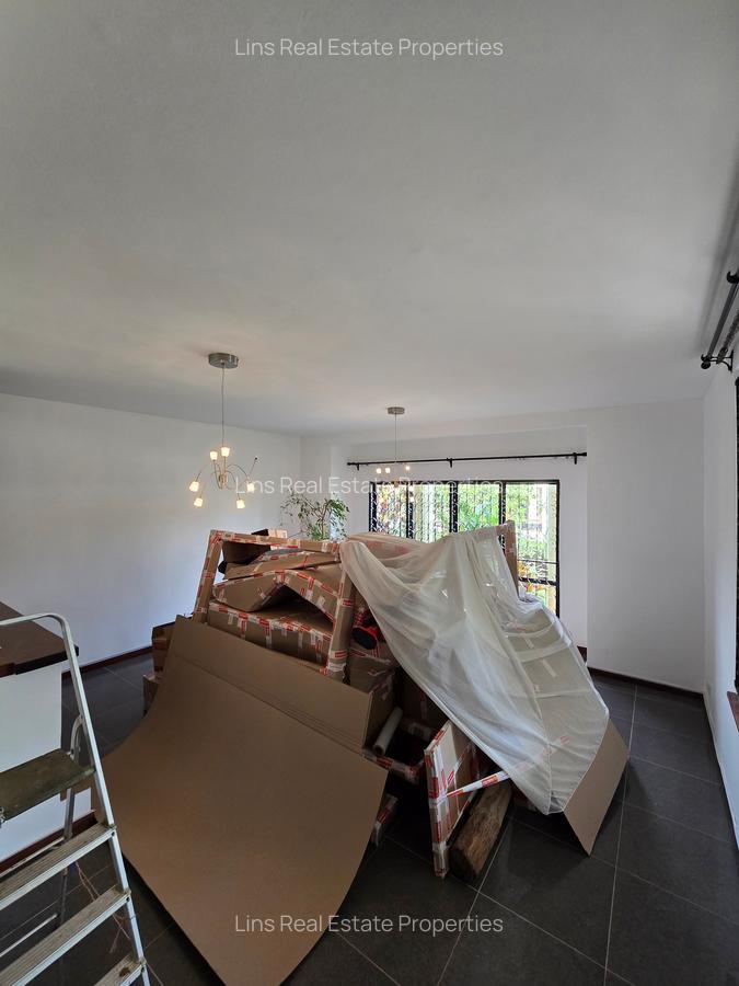 4 Bed Townhouse with En Suite in Spring Valley - 19