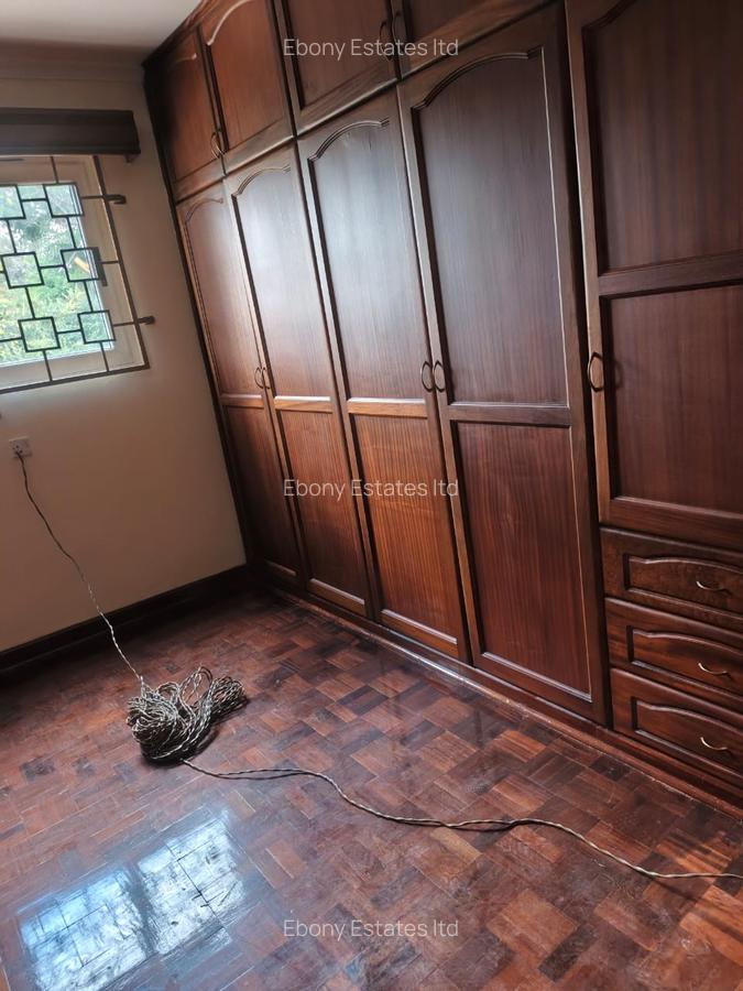 5 Bed Townhouse with En Suite in Lavington - 10