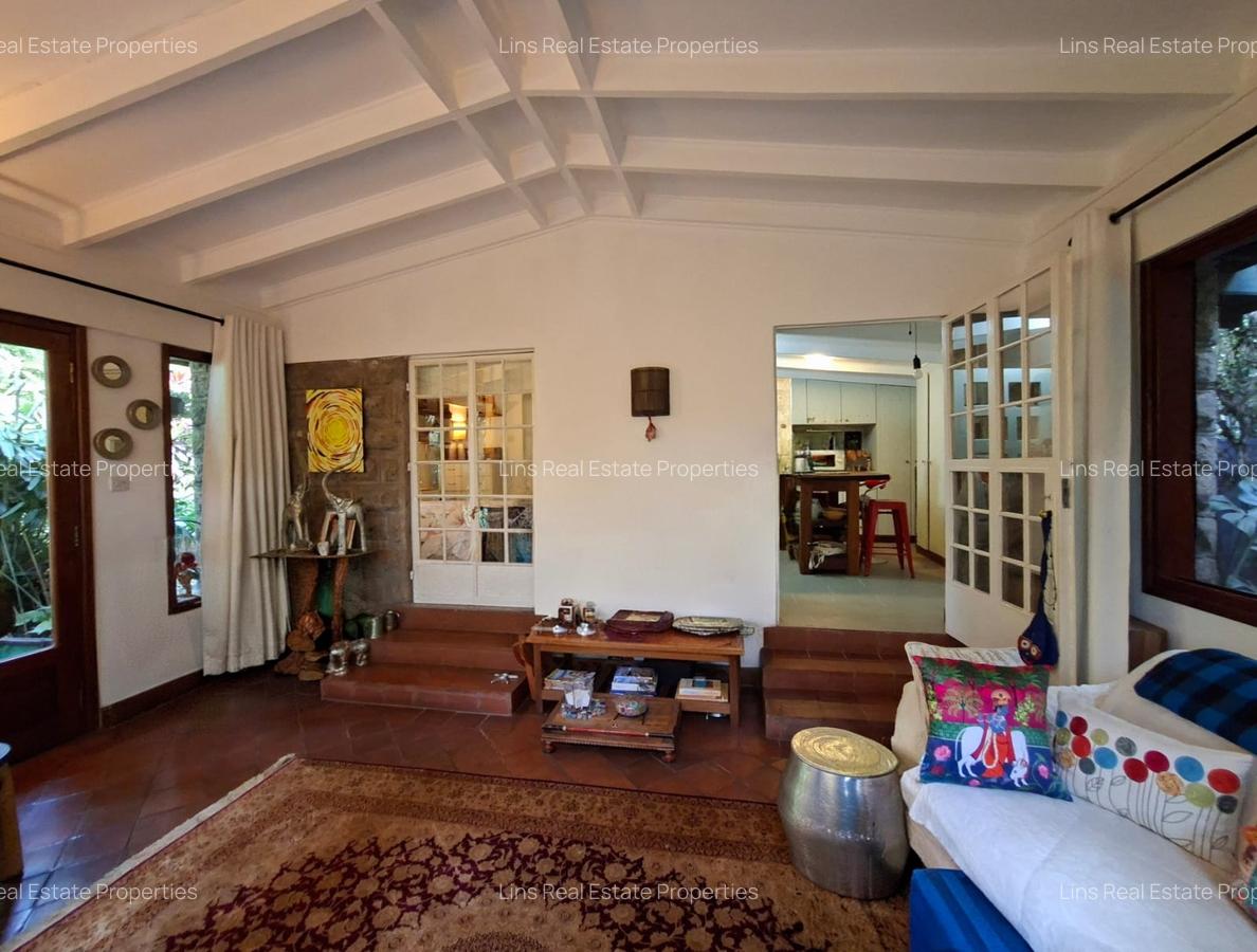1 Bed House with En Suite in Rosslyn - 13
