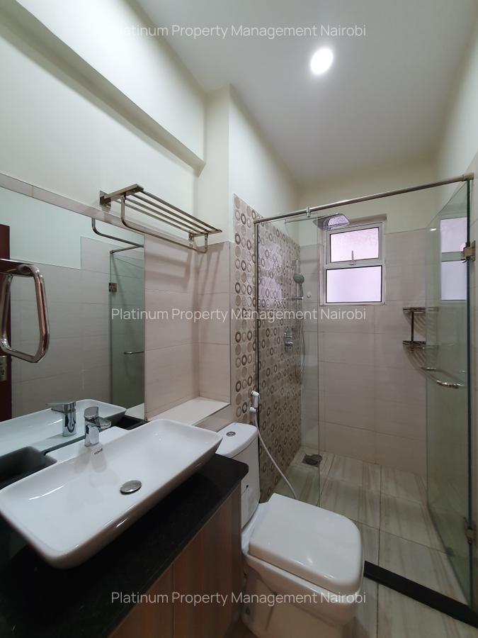 2 Bed Apartment with En Suite at 1St Parklands Avenue - 12