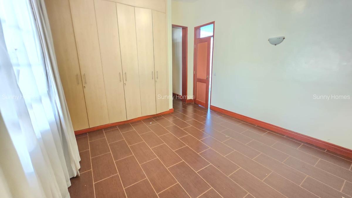 5 Bed House with En Suite at Runda. - 16