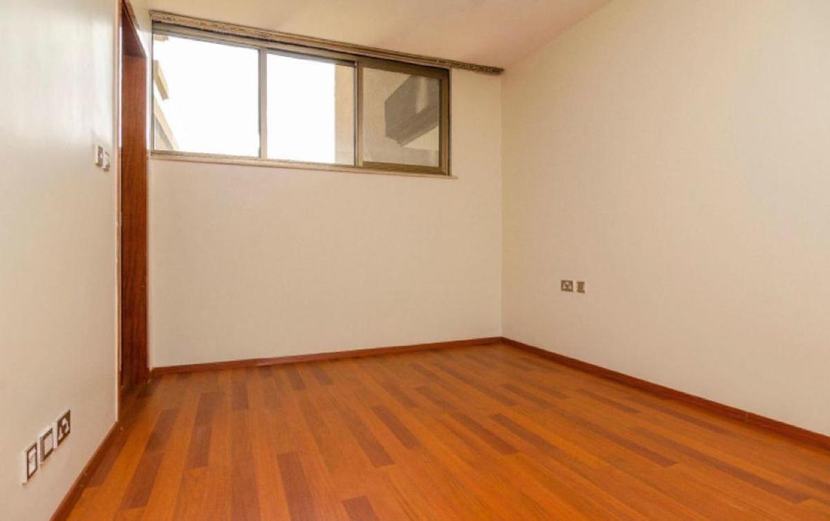 3 Bed Apartment with En Suite at Westlands - 15