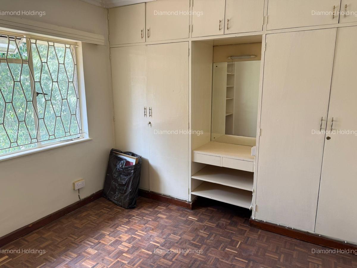 3 Bed Apartment with En Suite at Parklands - 9