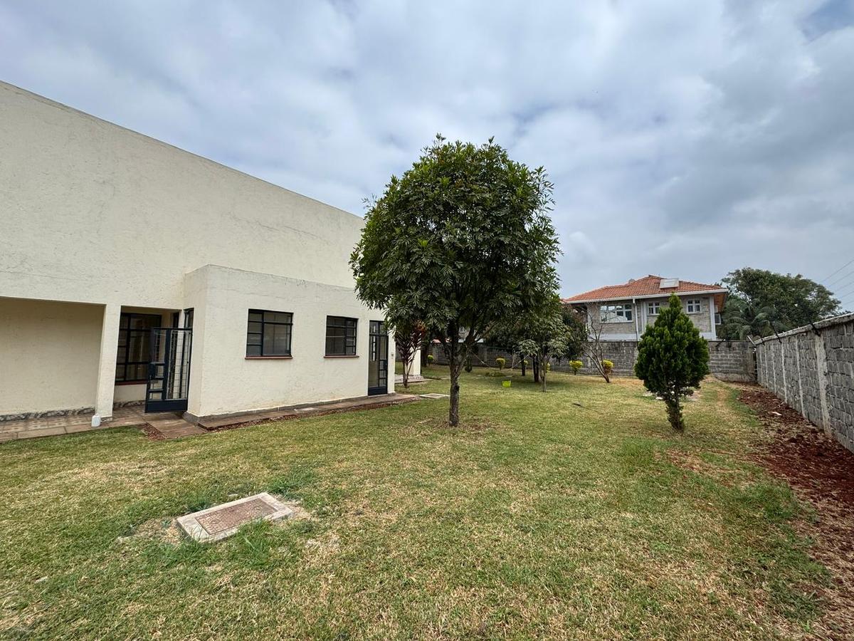 4 Bed House with En Suite in Runda - 12