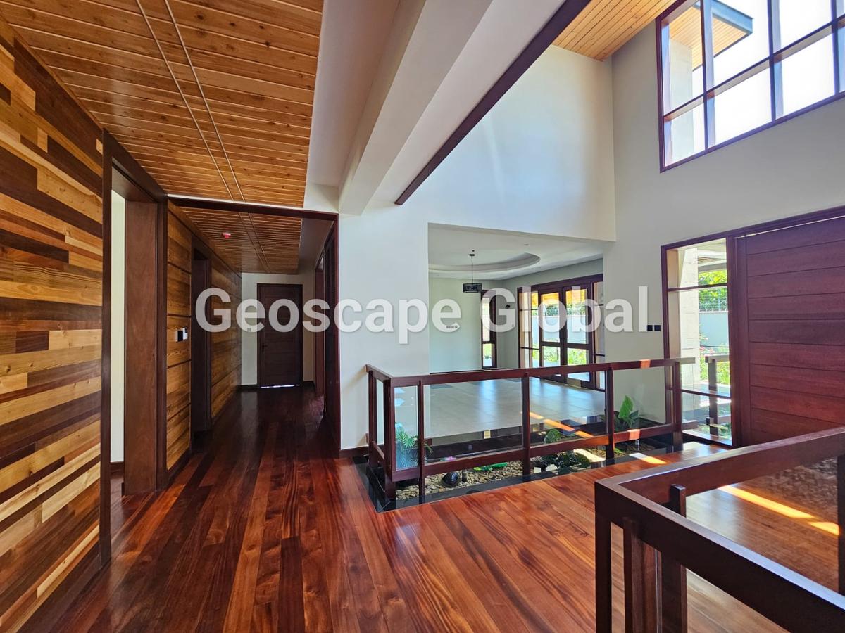 5 Bed House with En Suite in Runda - 13